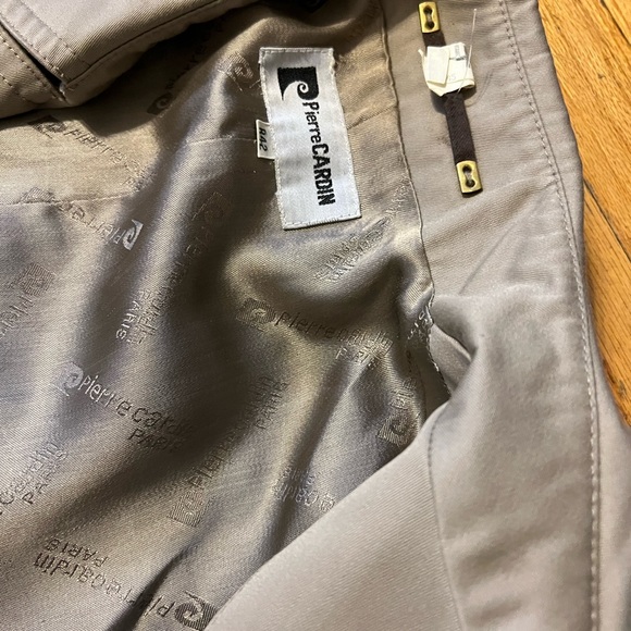 Beautiful vintage Pierre Cardin trench coat in great condition size B42 (SM) - Picture 15 of 16